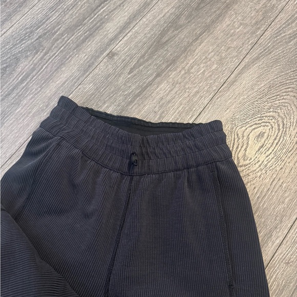 Lululemon Women's Black Softstreme HR Ribbed Wide-Leg Pants Size 0 - Picture 6 of 7